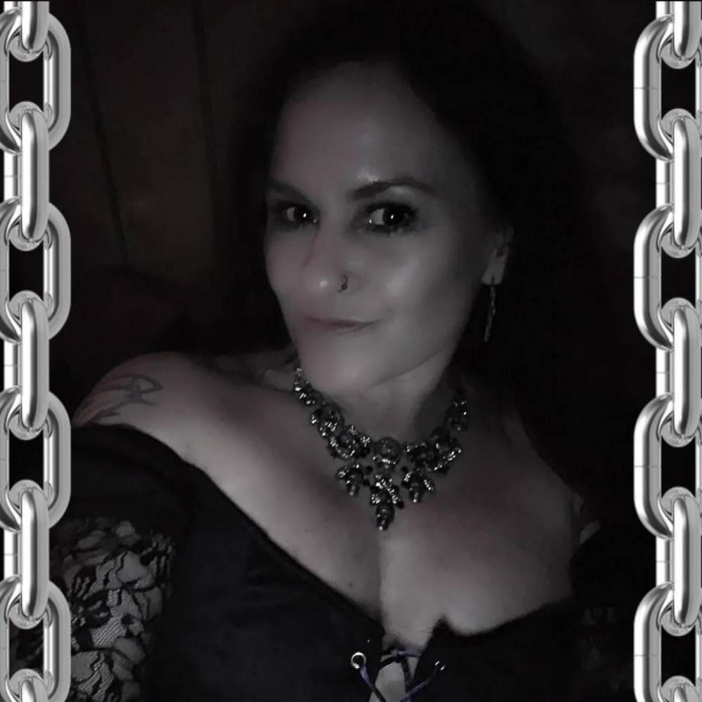 Meet your Posher, Carrie